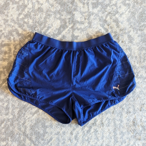 Women's Puma Running Top & Shorts - Picture 3 of 5